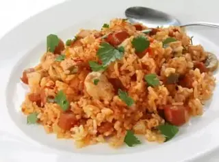 123А. Ориз с пилешко, чушки и гъби (800г)