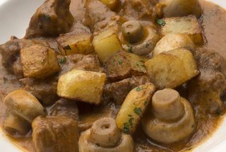 77.Ternera Con Champiñones