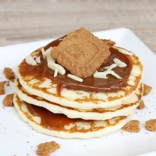 Tortitas con dulce de leche y galleta de caramelo