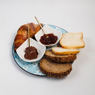 Košarica s pecivima