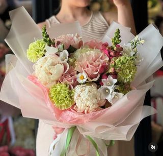 Buchet premium romantic cu hortensie si bujori