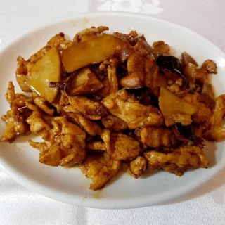 Cerdo con bambú y setas chinas 