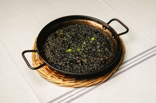 Arròs negre amb gambes