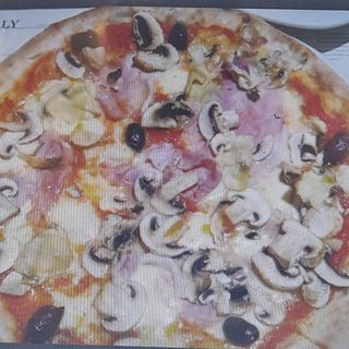Pizza capricciosa
