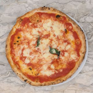 Margherita con provola