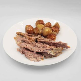 Агнешко печено с пресни картофки