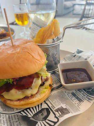 Hamburguesa Clásica