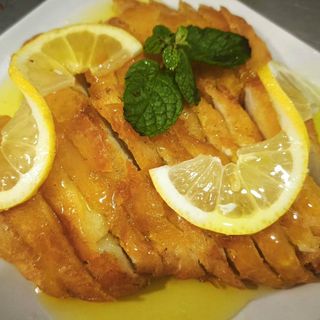 Pollo Con Salsa De Limón