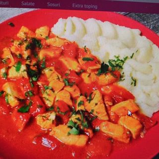 Pui andaluz cu piure de cartofi