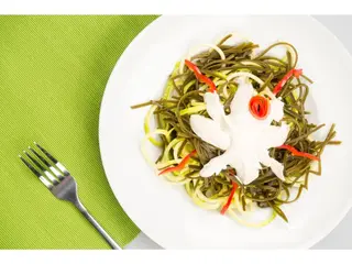Spaghetti cu alge, raw, fără gluten