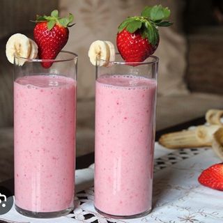 Batido plátano aguacate y fresa 