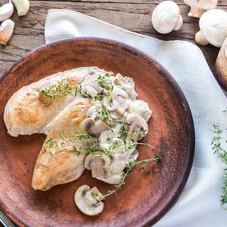 Plat Escalope à la crème + garniture + frite 