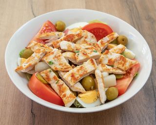 Ensalada Mixta Y Pollo