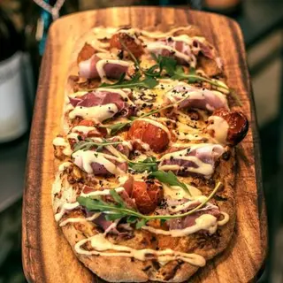 Pinsa de Prosciutto. (1 ó 2 personas)