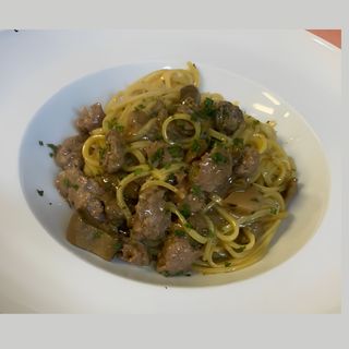 Spaghetti quadrati con funghi porcini e luganega lombarda