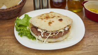 Pljeskavica srednja 200g