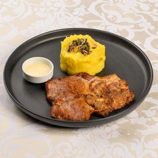 Ceafa marinată cu piure de cartofi