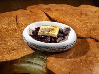 Салат з печеного буряка та Бринзи (235г)