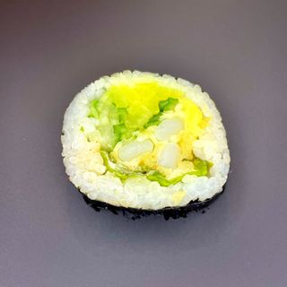 Futomaki pieczone kalmar w tempurze