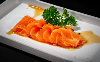 042 Carpaccio sake - 6 pezzi