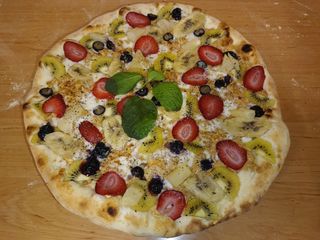 PIZZA CZEKONE