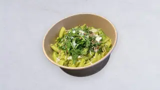 Pasta fresh w sosie pesto e rukolą