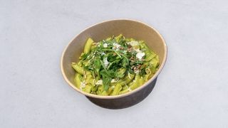 Pasta fresh w sosie pesto e rukolą