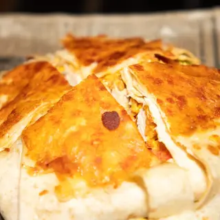 Quesadota de Pollo