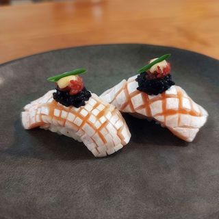 Nigiri Salmão (4 Peças)