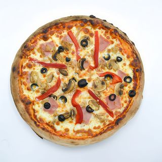 Pizza 4 Estaciones Mediana