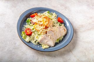 ЦЕЗАРЬ С КУРИЦЕЙ