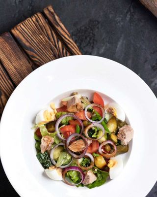 Салат с тунцом