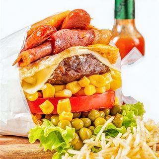 X-Tudo Brasileiro + Batata frita Artesanal.