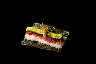 150. Temakisushi Atún Aguacate (1 Ud.)