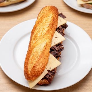 Bocadillo De Lomo Y Queso