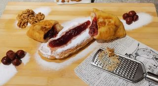 Plăcintă cu dulceață de vișine