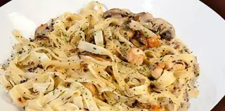 Tagliatelle cu pui picant