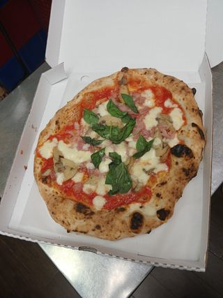Margherita con champignon