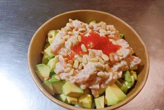 Chirashi tartar de salmón