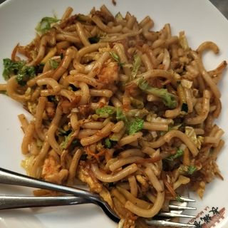 322 Yaki udon con gamberi