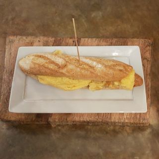 Bocadillo De Tortilla De Patatas