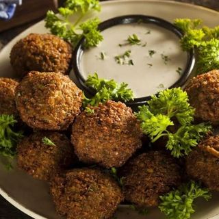 Plato falafel