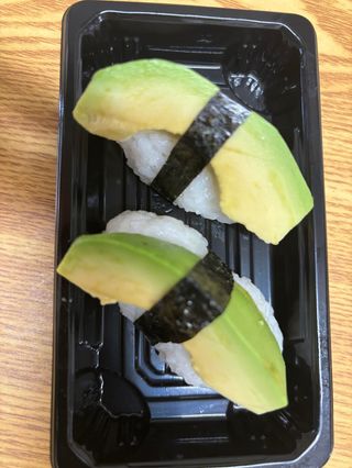 Sushi aguacate 2 piezas