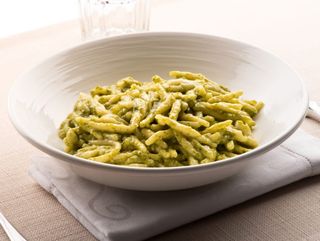 Strigoli al pesto genovese