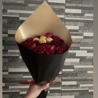 Bouquet 12 Fleurs Et 4 Ferrero