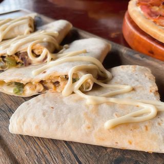 Ración De Quesadillas