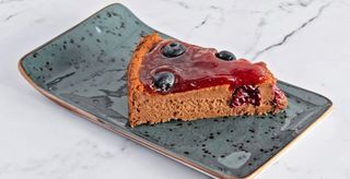 Tarta De Chocolate Con Arándanos (Porción)