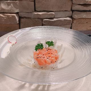 44. Chirashi salmone