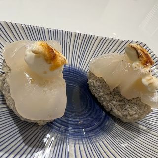 Croqueta de Chipirón con vieira 