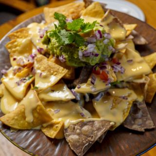 Nachos con guacamole